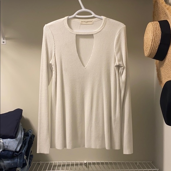 White long sleeve from Urban Outfitters - Picture 1 of 2